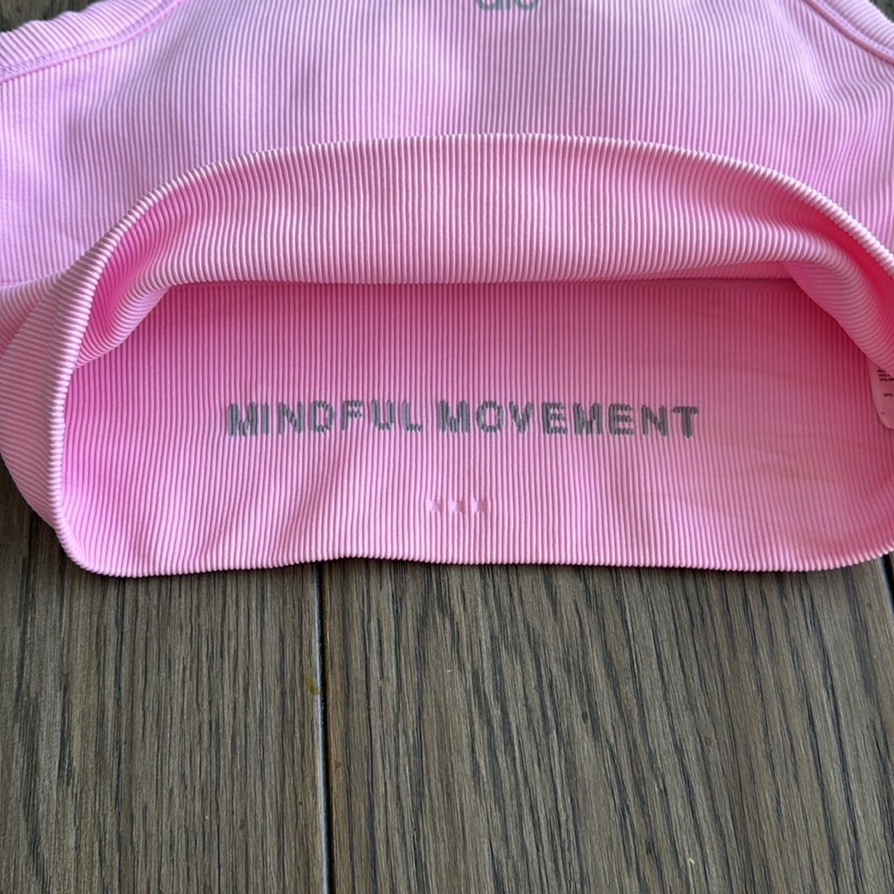 ALO Yoga Bubblegum Pink Ribbed Crop Tank - Picture 3 of 11